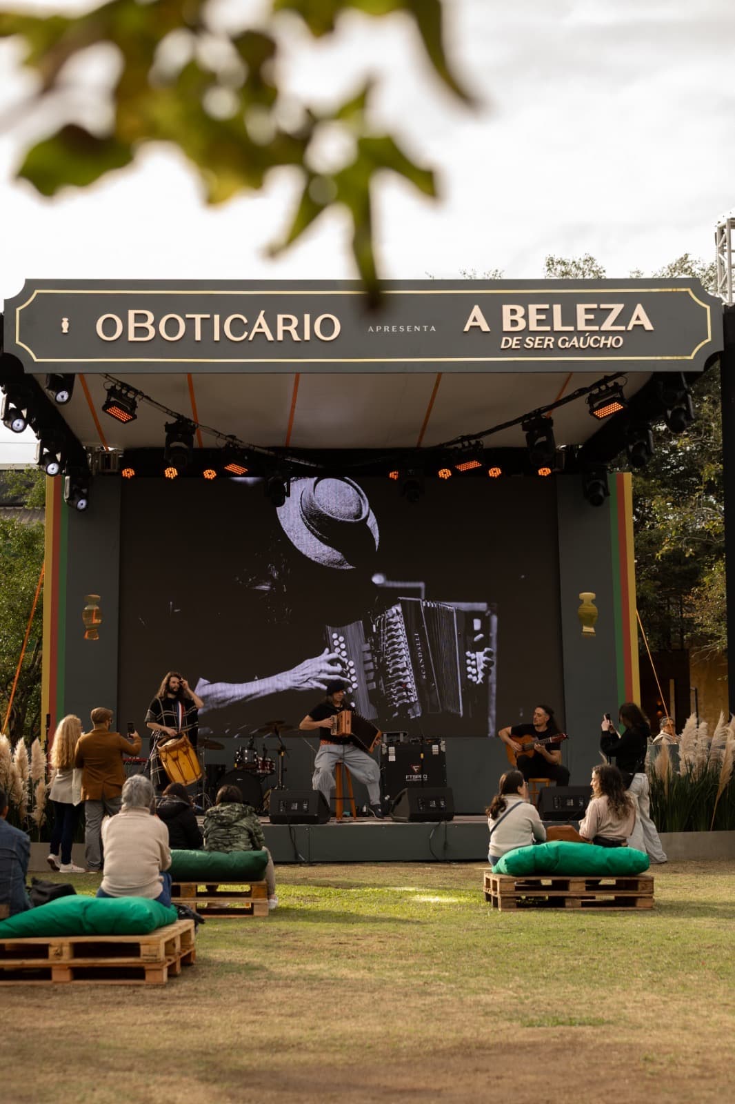 O BOTICÁRIO CELEBRA A CULTURA GAÚCHA COM SHOWS E EXPERIÊNCIAS IMERSIVAS NO CAIS EMBARCADERO